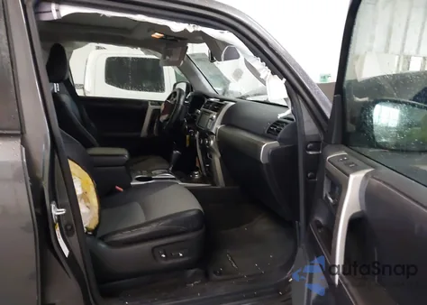 2016 Toyota 4Runner Sr5 Premium z USA, uszkodzony, nr VIN JTEBU5JR6G5371129